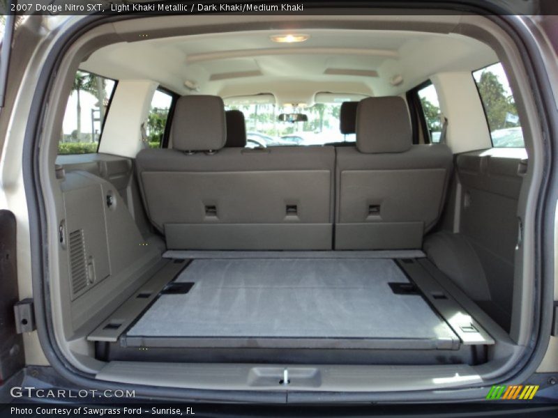 Light Khaki Metallic / Dark Khaki/Medium Khaki 2007 Dodge Nitro SXT