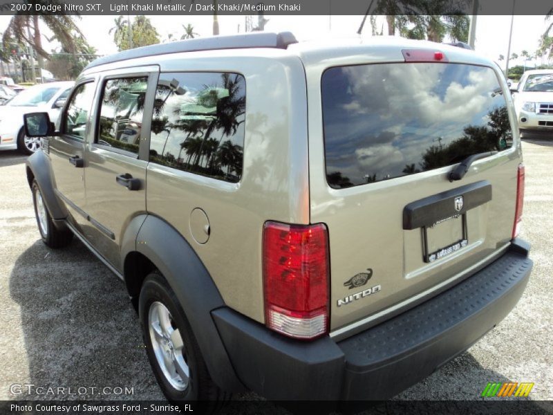 Light Khaki Metallic / Dark Khaki/Medium Khaki 2007 Dodge Nitro SXT