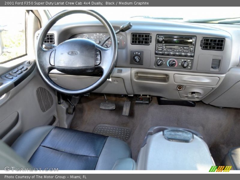 Dashboard of 2001 F350 Super Duty Lariat Crew Cab 4x4 Dually