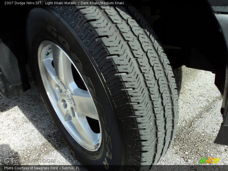 Light Khaki Metallic / Dark Khaki/Medium Khaki 2007 Dodge Nitro SXT