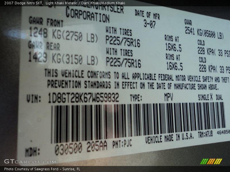Light Khaki Metallic / Dark Khaki/Medium Khaki 2007 Dodge Nitro SXT