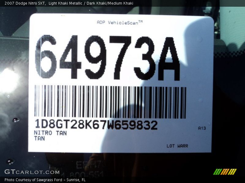 Light Khaki Metallic / Dark Khaki/Medium Khaki 2007 Dodge Nitro SXT