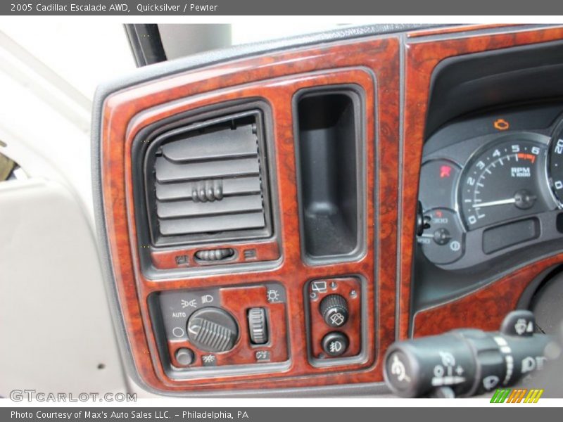 Quicksilver / Pewter 2005 Cadillac Escalade AWD