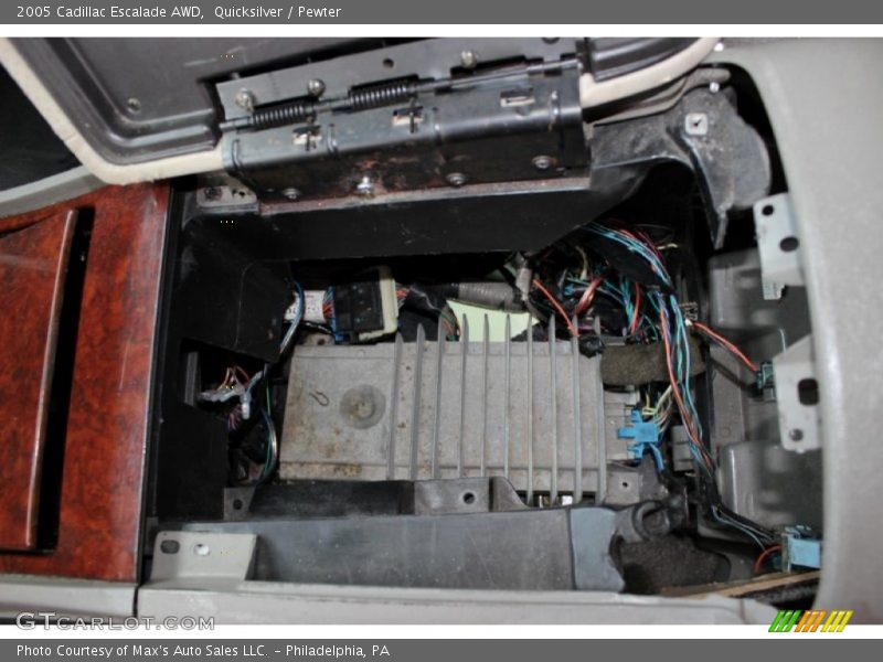 Quicksilver / Pewter 2005 Cadillac Escalade AWD
