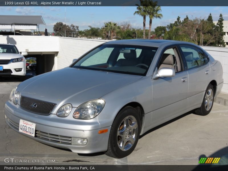 Front 3/4 View of 1999 GS 400