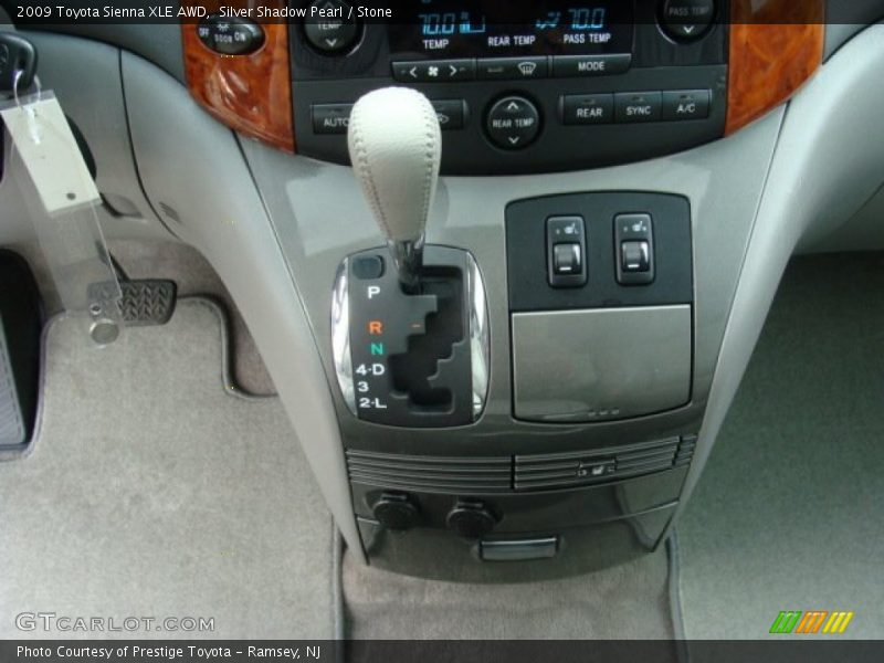 Silver Shadow Pearl / Stone 2009 Toyota Sienna XLE AWD