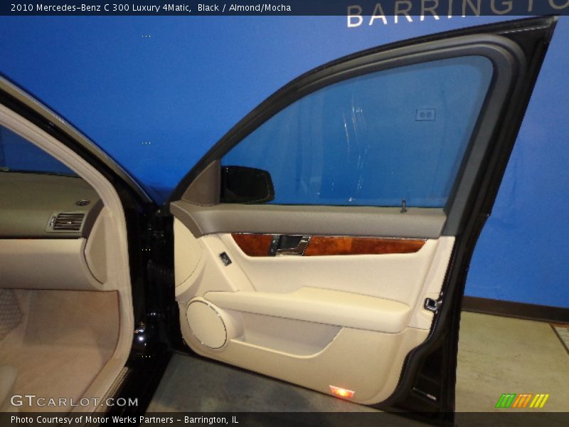 Black / Almond/Mocha 2010 Mercedes-Benz C 300 Luxury 4Matic