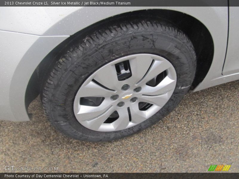 Silver Ice Metallic / Jet Black/Medium Titanium 2013 Chevrolet Cruze LS
