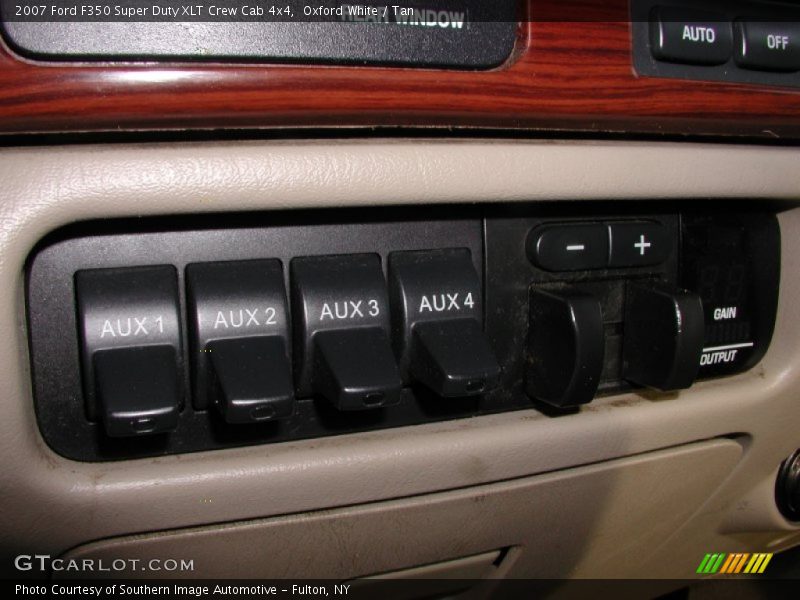 Oxford White / Tan 2007 Ford F350 Super Duty XLT Crew Cab 4x4