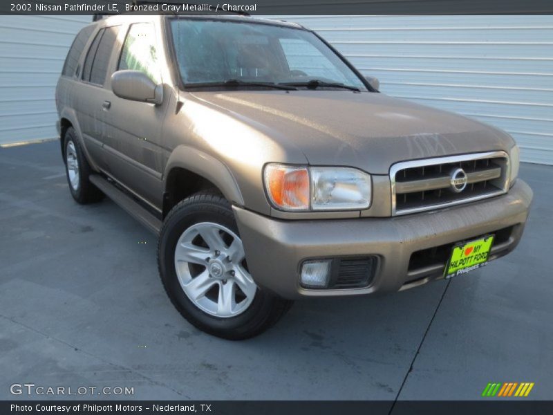 Bronzed Gray Metallic / Charcoal 2002 Nissan Pathfinder LE