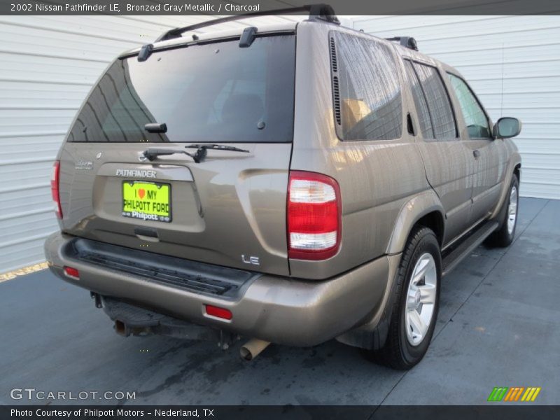 Bronzed Gray Metallic / Charcoal 2002 Nissan Pathfinder LE
