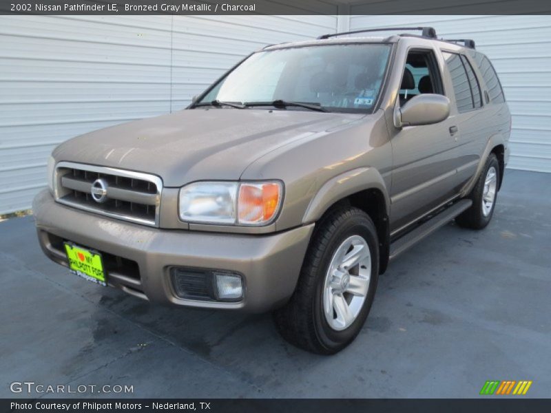 Bronzed Gray Metallic / Charcoal 2002 Nissan Pathfinder LE