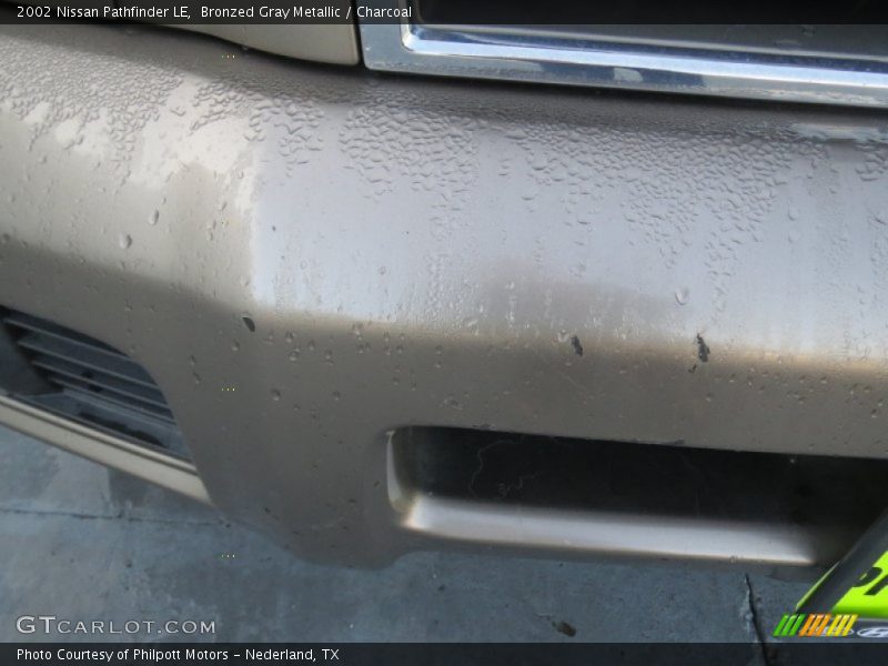 Bronzed Gray Metallic / Charcoal 2002 Nissan Pathfinder LE