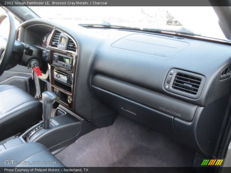 Bronzed Gray Metallic / Charcoal 2002 Nissan Pathfinder LE