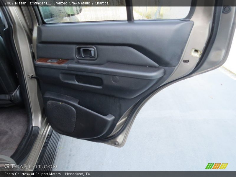 Bronzed Gray Metallic / Charcoal 2002 Nissan Pathfinder LE