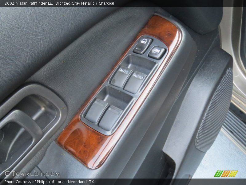 Bronzed Gray Metallic / Charcoal 2002 Nissan Pathfinder LE