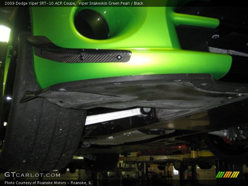 Undercarriage of 2009 Viper SRT-10 ACR Coupe