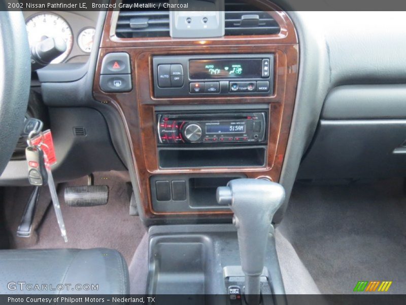 Bronzed Gray Metallic / Charcoal 2002 Nissan Pathfinder LE