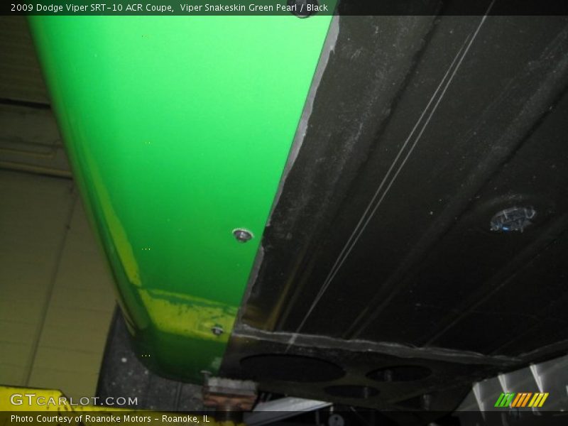 Undercarriage of 2009 Viper SRT-10 ACR Coupe