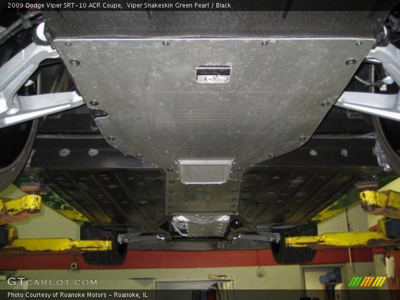 Undercarriage of 2009 Viper SRT-10 ACR Coupe