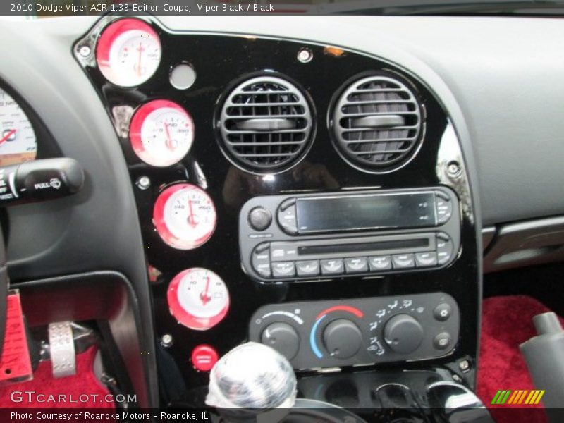 Controls of 2010 Viper ACR 1:33 Edition Coupe