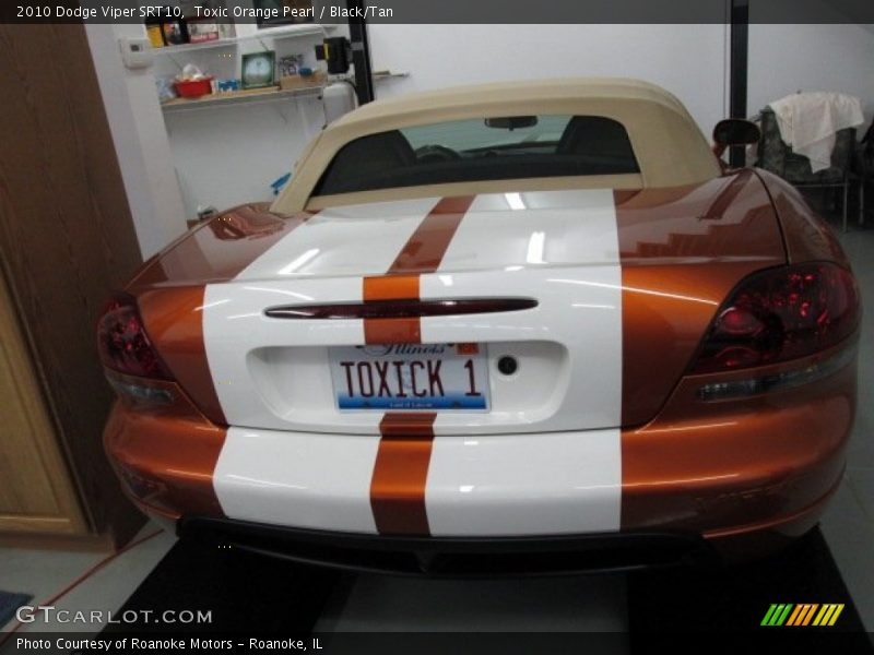 Toxic Orange Pearl / Black/Tan 2010 Dodge Viper SRT10