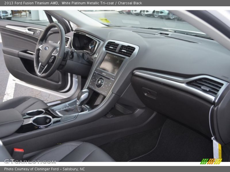 Dashboard of 2013 Fusion Titanium AWD