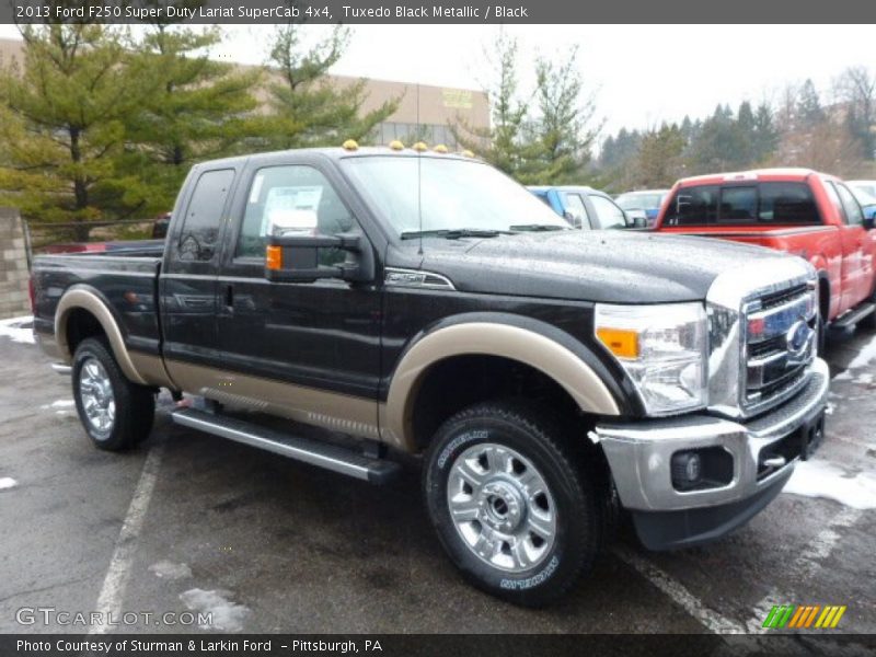 Front 3/4 View of 2013 F250 Super Duty Lariat SuperCab 4x4