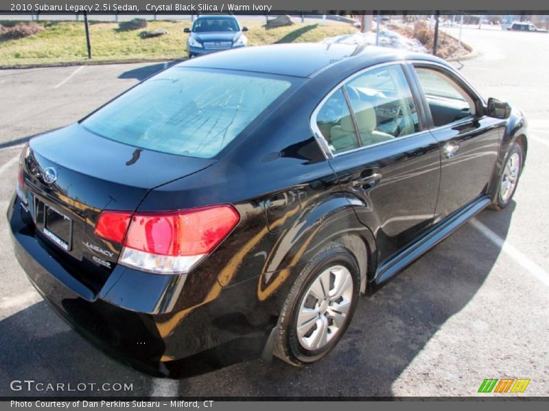 Crystal Black Silica / Warm Ivory 2010 Subaru Legacy 2.5i Sedan