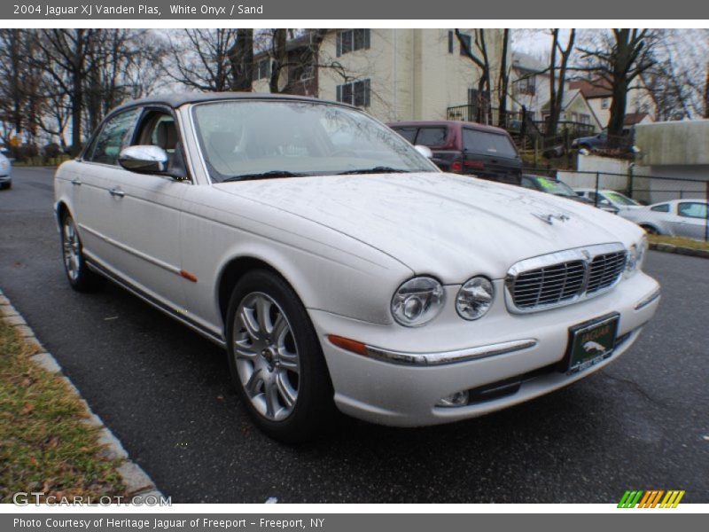 White Onyx / Sand 2004 Jaguar XJ Vanden Plas