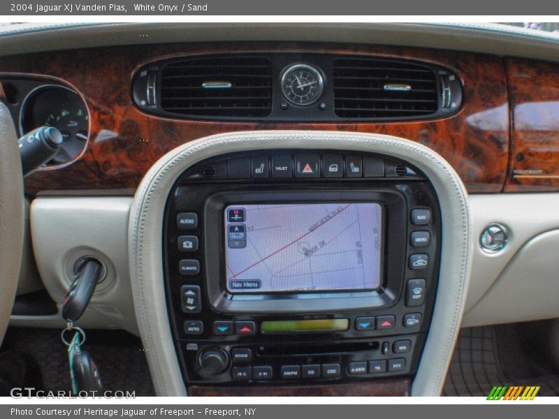 White Onyx / Sand 2004 Jaguar XJ Vanden Plas