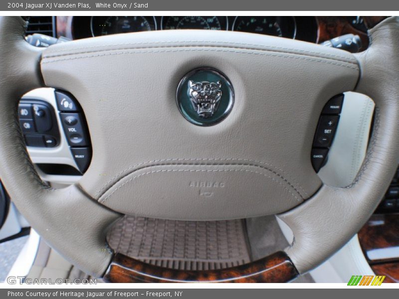 White Onyx / Sand 2004 Jaguar XJ Vanden Plas