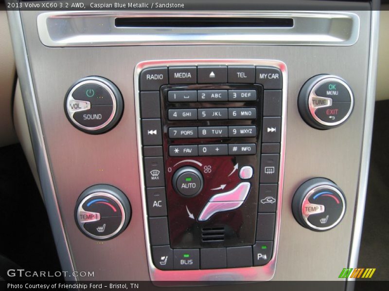 Controls of 2013 XC60 3.2 AWD