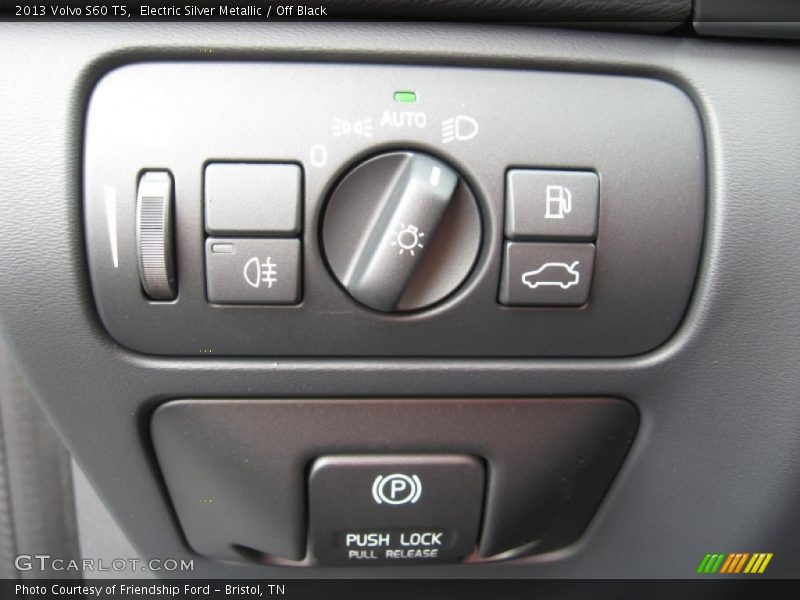 Electric Silver Metallic / Off Black 2013 Volvo S60 T5