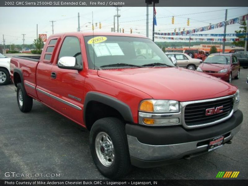Front 3/4 View of 2002 Sierra 2500HD SLE Extended Cab