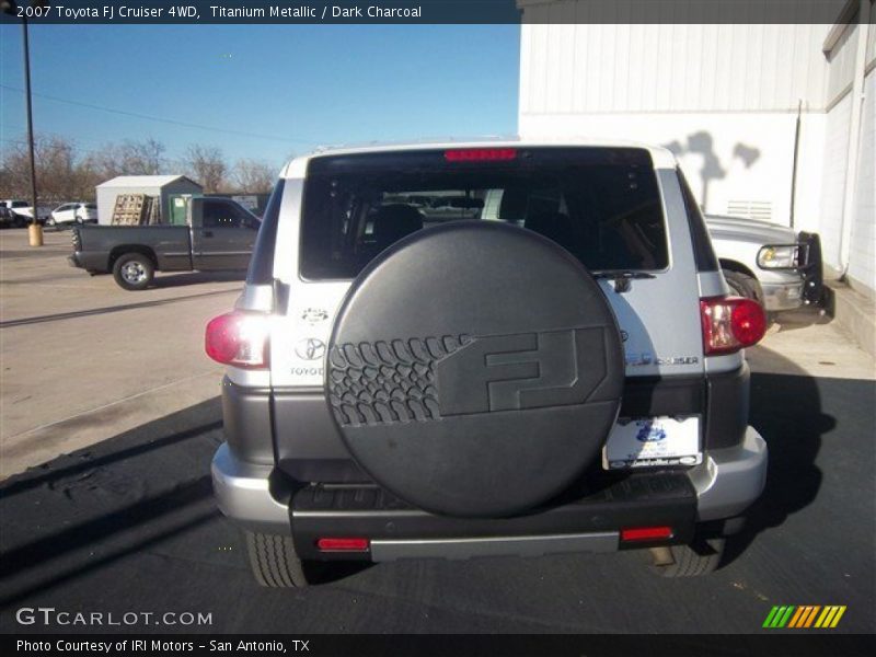 Titanium Metallic / Dark Charcoal 2007 Toyota FJ Cruiser 4WD