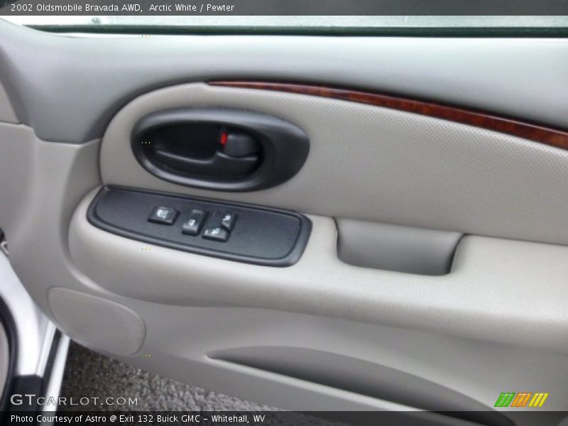 Arctic White / Pewter 2002 Oldsmobile Bravada AWD