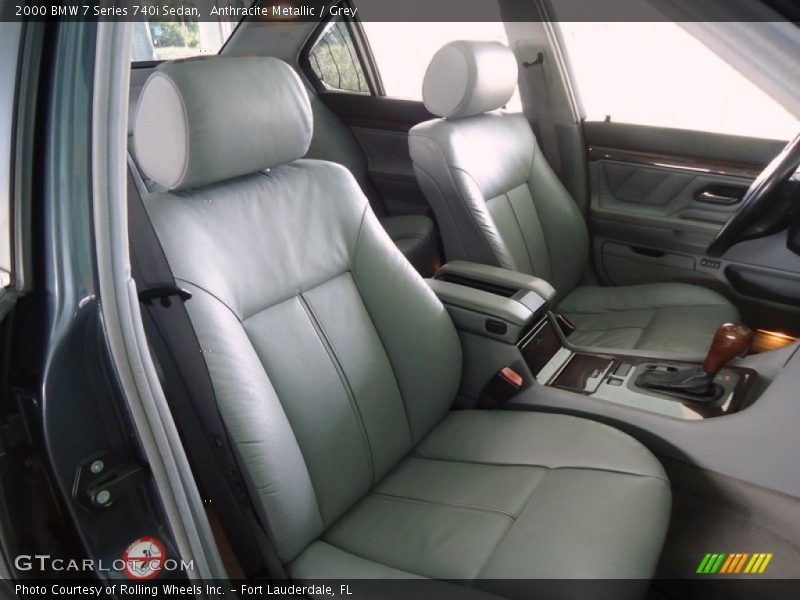Front Seat of 2000 7 Series 740i Sedan