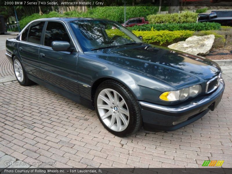 Front 3/4 View of 2000 7 Series 740i Sedan