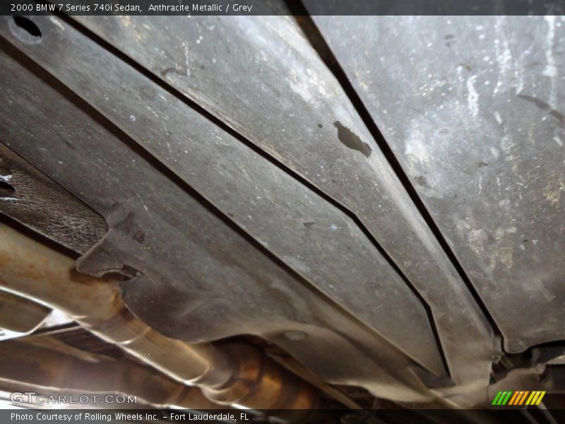 Undercarriage of 2000 7 Series 740i Sedan