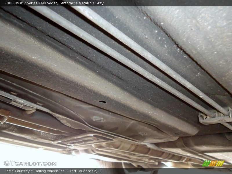 Undercarriage of 2000 7 Series 740i Sedan