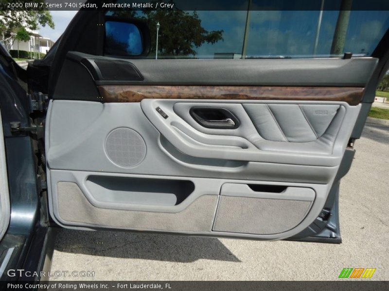 Door Panel of 2000 7 Series 740i Sedan
