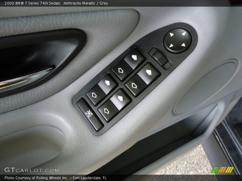 Controls of 2000 7 Series 740i Sedan