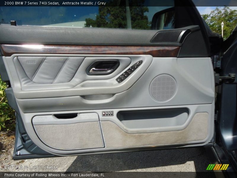 Door Panel of 2000 7 Series 740i Sedan