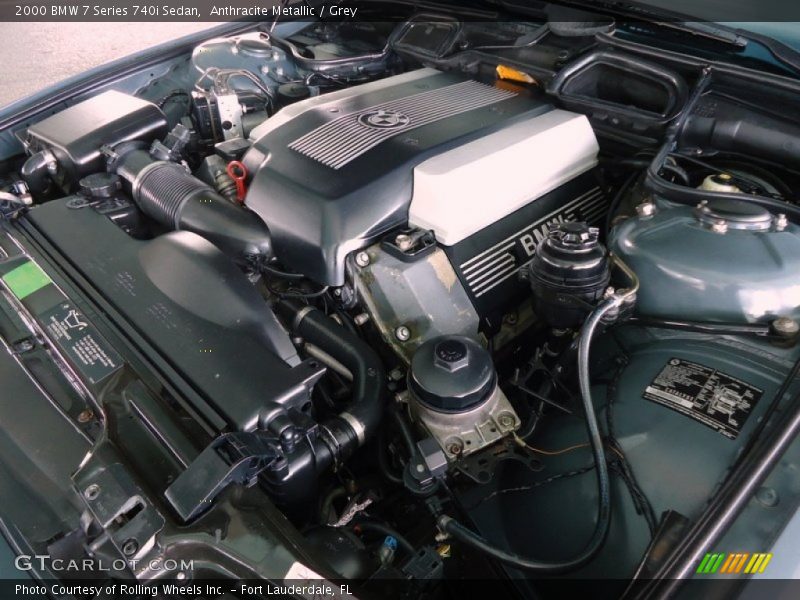  2000 7 Series 740i Sedan Engine - 4.4 Liter DOHC 32-Valve V8
