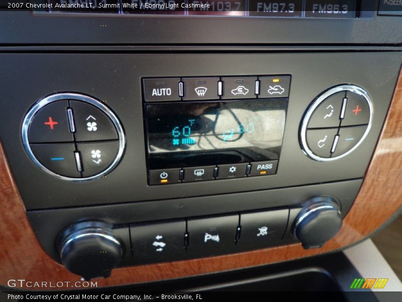 Summit White / Ebony/Light Cashmere 2007 Chevrolet Avalanche LT