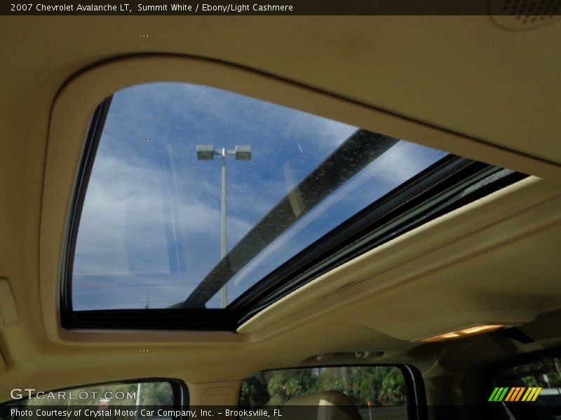 Summit White / Ebony/Light Cashmere 2007 Chevrolet Avalanche LT