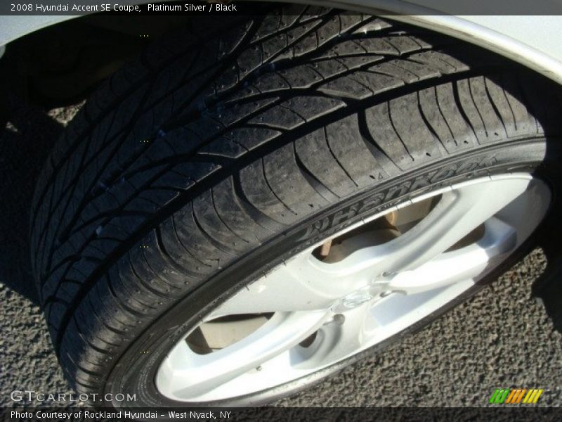 Platinum Silver / Black 2008 Hyundai Accent SE Coupe