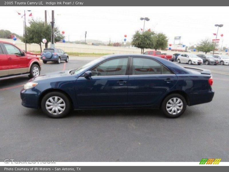 Indigo Ink Pearl / Gray 2005 Toyota Camry LE