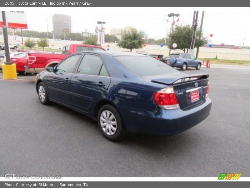 Indigo Ink Pearl / Gray 2005 Toyota Camry LE